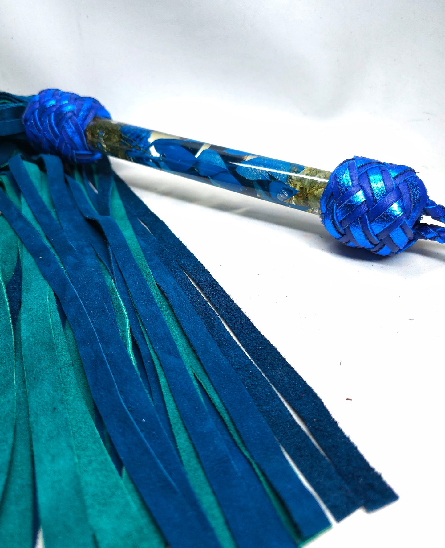 Blue Green Flower and Leaves Flogger