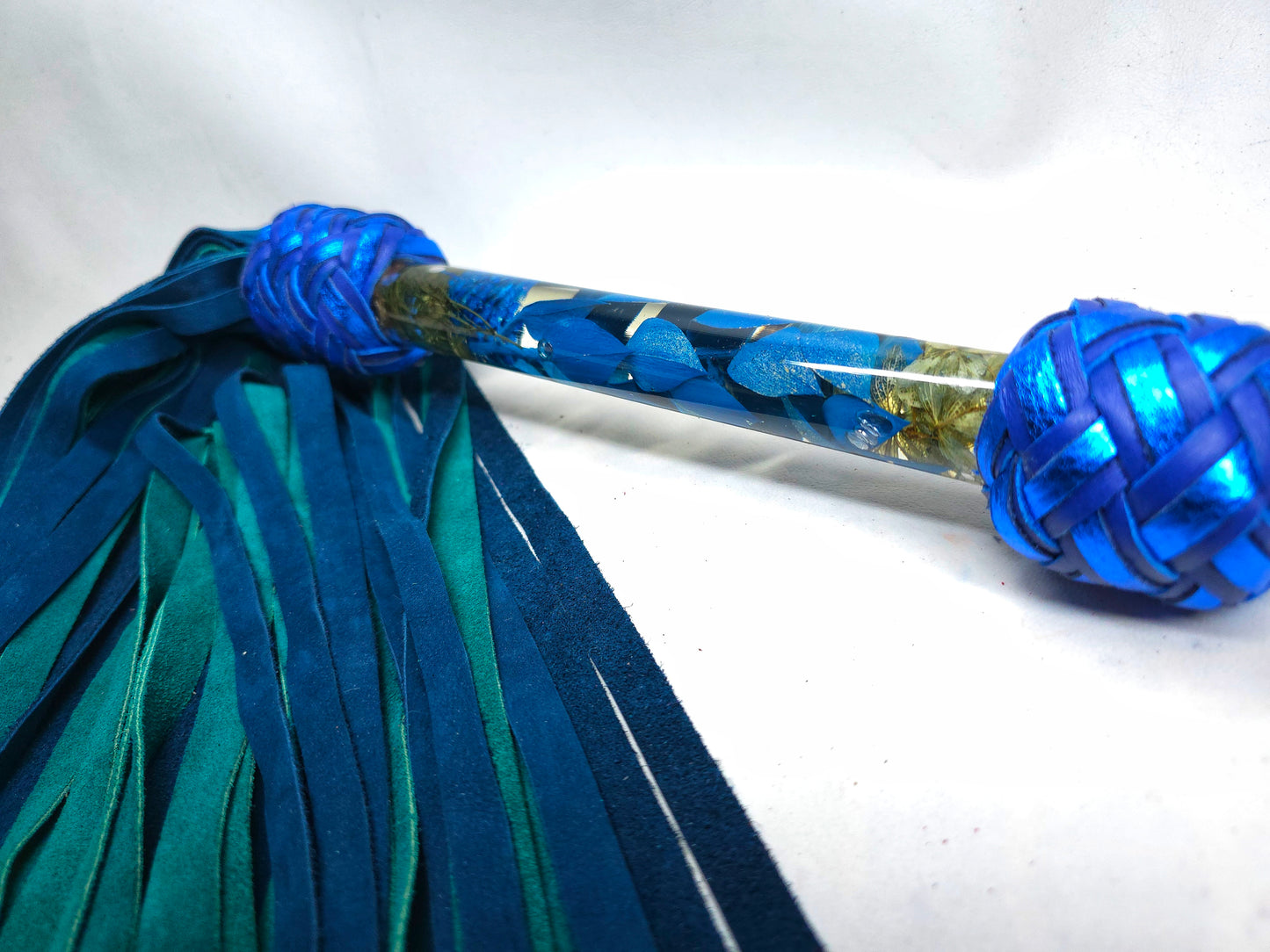 Blue Green Flower and Leaves Flogger